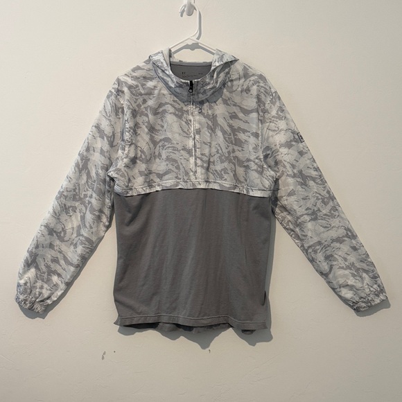 Under Armour Other - Under Armour Gray and White Lightweight Jacket Men size L